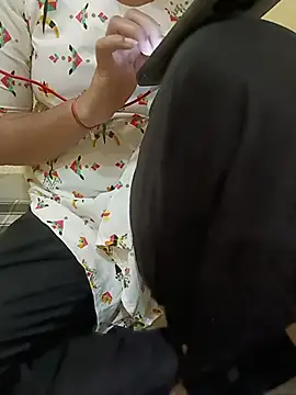 Seema yadav01 online show from June 24, 5:17 am