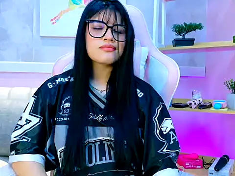 MeghanRoosee online show from May 3, 2:42 pm