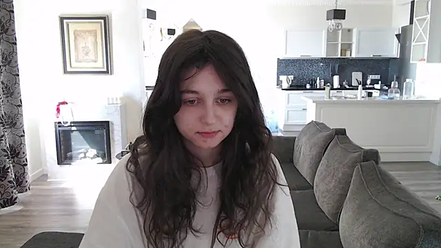cute lilia online show from May 7, 8:40 am
