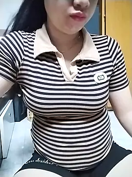 Girl lovebaby online show from June 6, 8:09 am