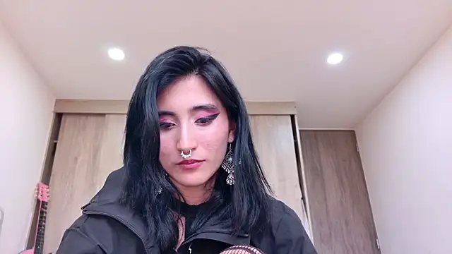 Lunapage  online show from June 20, 8:34 pm