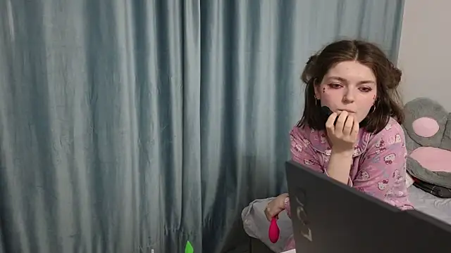 Annpopsy online show from May 3, 6:55 pm