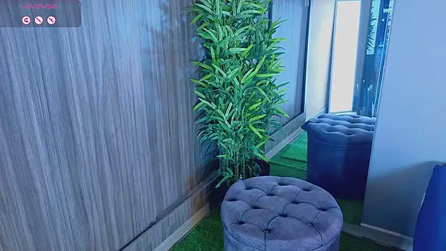 Karlie moore  online show from June 19, 1:58 pm