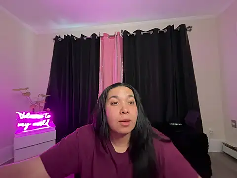 ValenLux online show from May 12, 2:24 pm