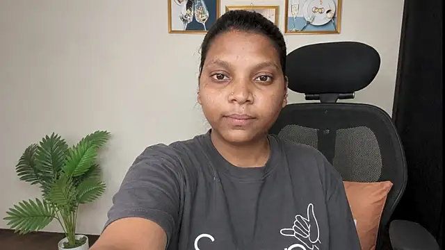 TANIYA8651 online show from May 16, 5:23 pm