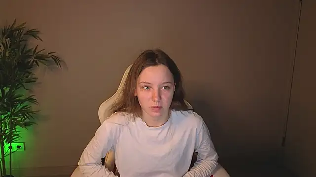 lolytaberry online show from May 7, 2:16 am