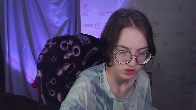 Alessa Kiss online show from June 5, 7:31 pm