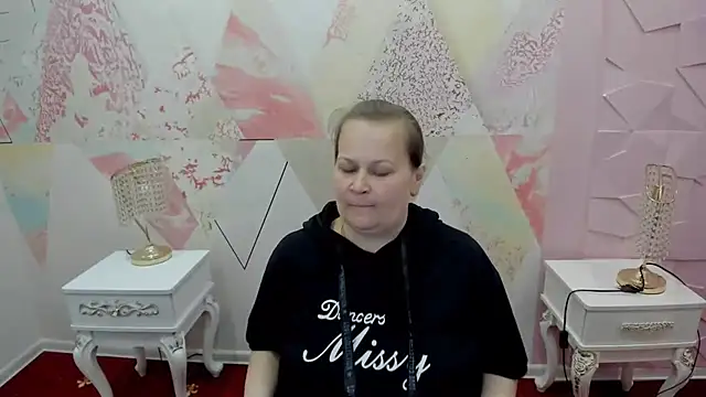 Liliaozzy online show from May 12, 1:40 pm