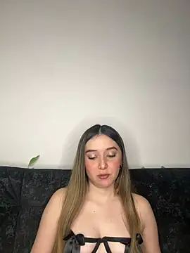 Sarisloves online show from August 3, 3:43 am
