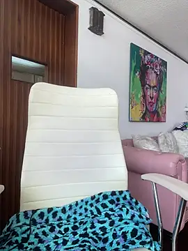 EveRave Pink online show from June 24, 4:17 pm