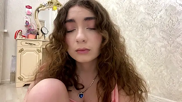 Rosie Sweety online show from June 5, 7:31 pm