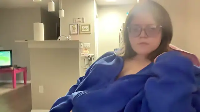 cozyqt94 online show from May 13, 12:17 am