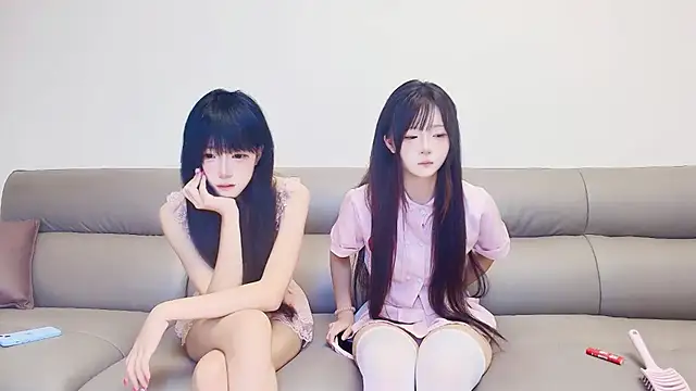 guoguo-888 online show from June 17, 6:15 am