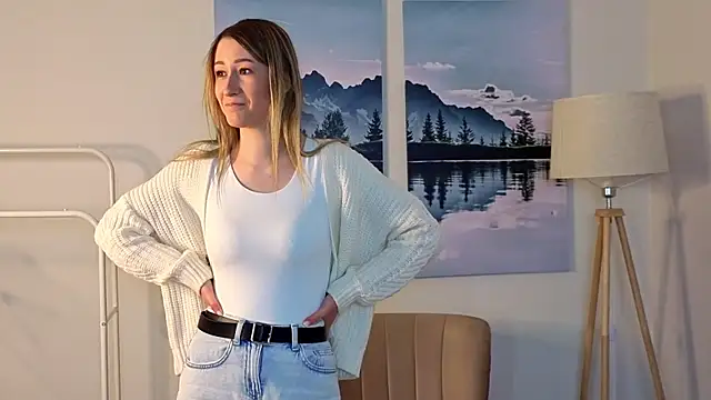 CharissaWalkner online show from May 13, 5:35 am
