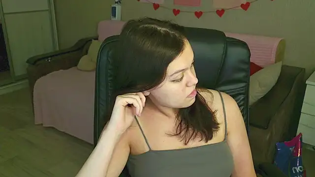 DelarySong online show from June 5, 6:58 pm