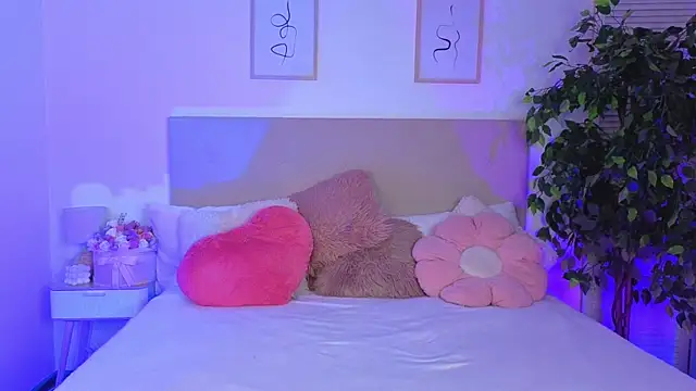 Littledoll1 online show from June 7, 9:10 pm