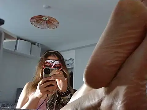 feetqueen3131 online show from May 13, 6:57 pm