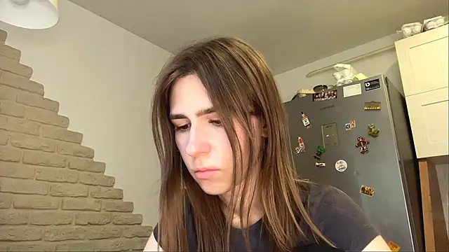 ZaraGuyette online show from June 19, 5:11 am
