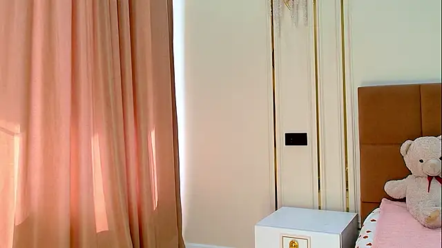 lalisabrown online show from May 30, 10:46 am