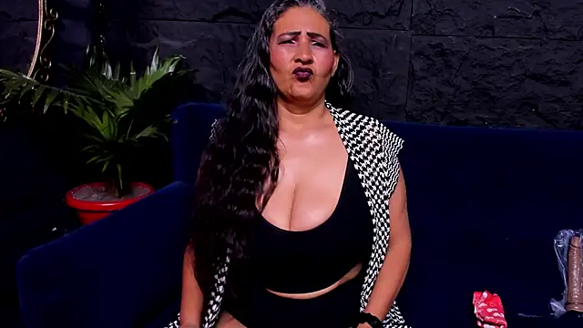 Victoria kyler online show from May 30, 11:30 am