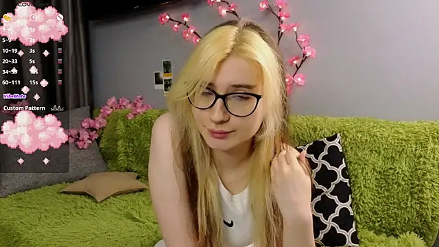 HellyCherry online show from July 8, 8:11 pm