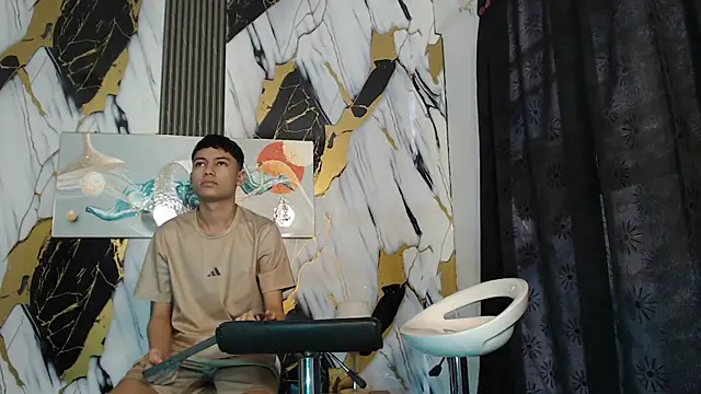 KING LOVERS1 online show from June 29, 1:11 pm