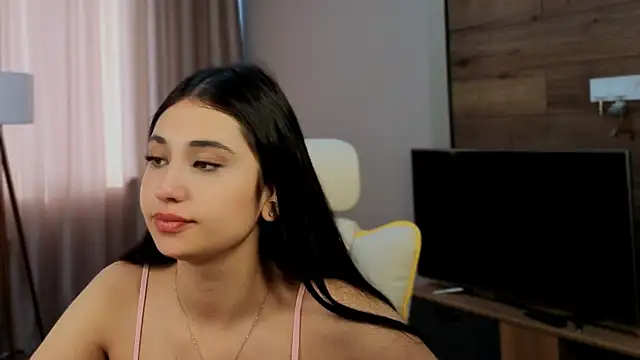 honeylanaa online show from June 13, 4:21 am