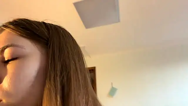 LaurindaStalford online show from June 26, 3:02 pm