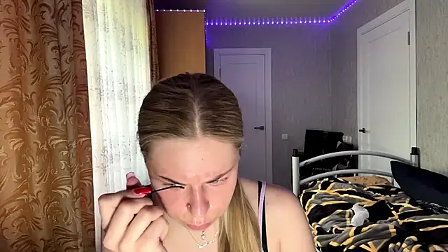HoneysPiee online show from June 28, 10:11 am