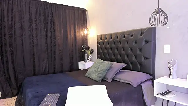 zam noir online show from July 9, 9:39 pm