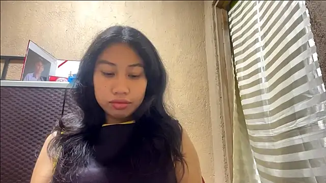 DimpleHabash online show from May 19, 4:52 am