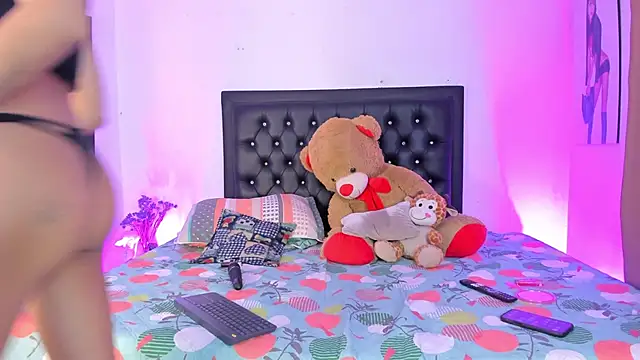 sophie Laurent online show from June 23, 4:54 am
