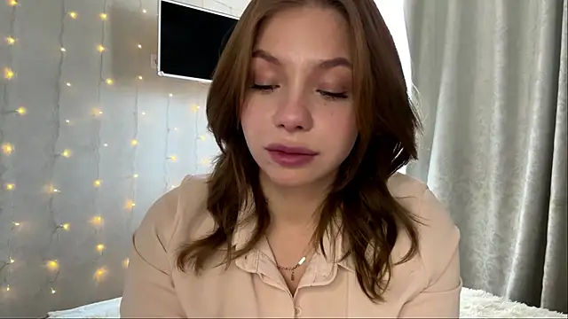 Lia be mine online show from June 10, 8:13 am