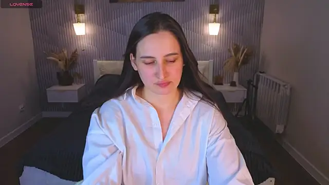 Elizabet Colllins online show from July 6, 9:14 am