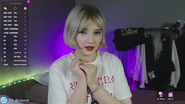 Esme Velvet online show from May 21, 2:15 pm