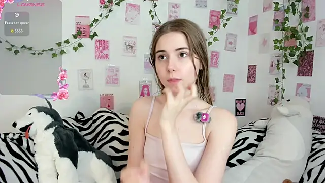 Honey Lia online show from June 16, 11:00 am