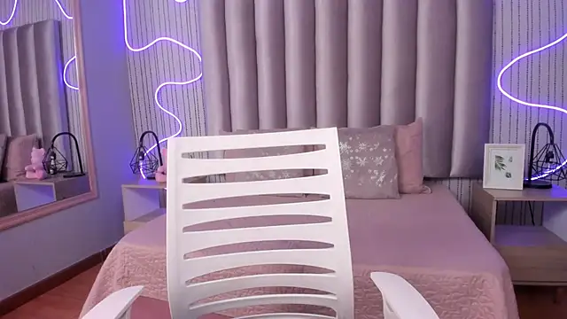 LOLA NOVAMD online show from May 20, 12:46 pm