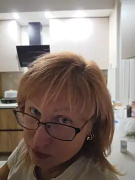 -LindaKing- online show from May 29, 9:02 pm
