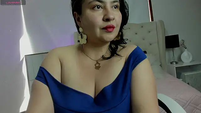 JadeBellee online show from July 17, 7:39 pm