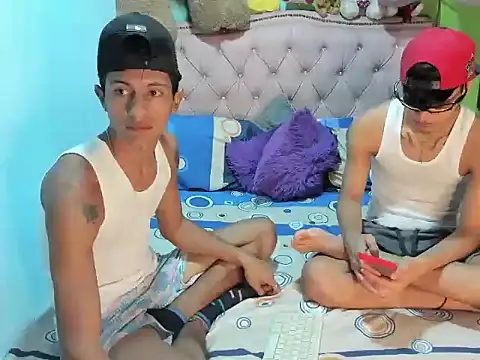 sexy guys23 online show from June 10, 11:36 pm