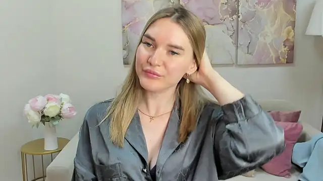 RoxyReignn online show from June 11, 12:32 am