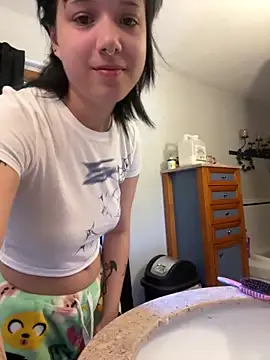 sweetielexxii online show from June 12, 8:50 pm