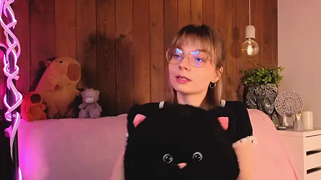 IvoryPesante online show from July 1, 9:03 pm
