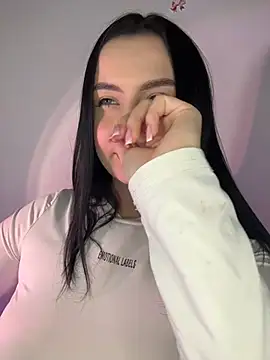 QueenL0la online show from June 4, 4:55 pm