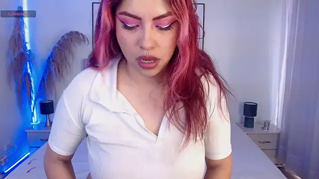 LilMoon  online show from June 26, 4:30 pm