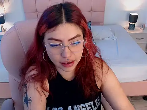 LilMoon  online show from June 23, 1:20 pm
