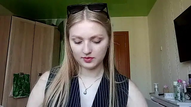 NorineGressett online show from June 11, 1:08 pm