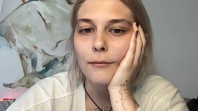 Ella Bloom online show from July 4, 2:35 pm