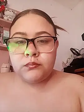 VeryGirlhot online show from May 31, 7:59 pm