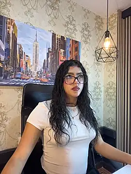 Holly Watson  online show from July 16, 4:50 am